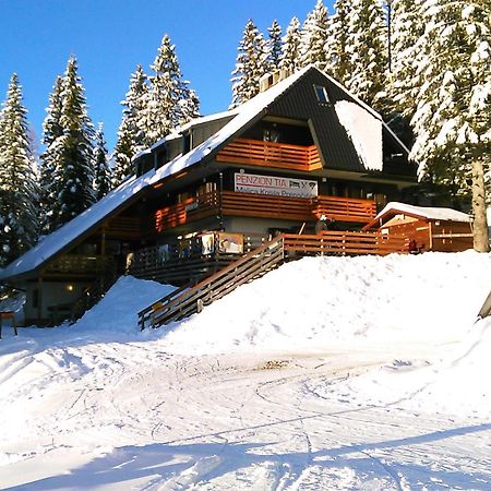 Accommodation And Restaurant Tia Cerklje na Gorenjskem Exteriör bild