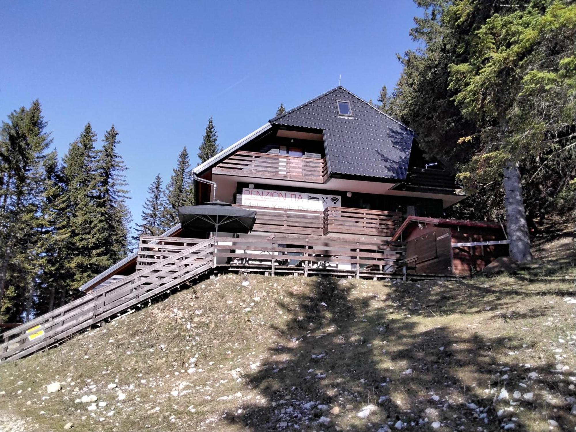 Accommodation And Restaurant Tia Cerklje na Gorenjskem Exteriör bild